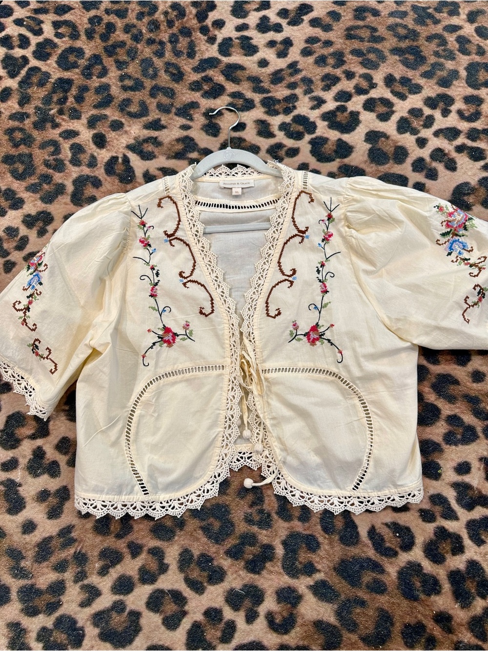 Embroidered Cream Boho Cropped Blouse - Picture 3 of 7